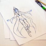 Stehende Comicheldin mit Cape, Skizze gezeichnet mit Blaustift und Fineliner